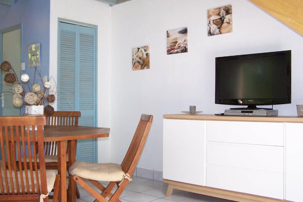 Maison Avec Jardin Clos. Animaux Acceptes - Wifi - Proche Plages De La Trinite Sur Mer Et Carnac エクステリア 写真